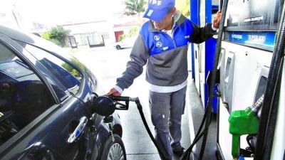 Datos oficiales confirman un fuerte corrimiento de la demanda hacia la nafta S�per