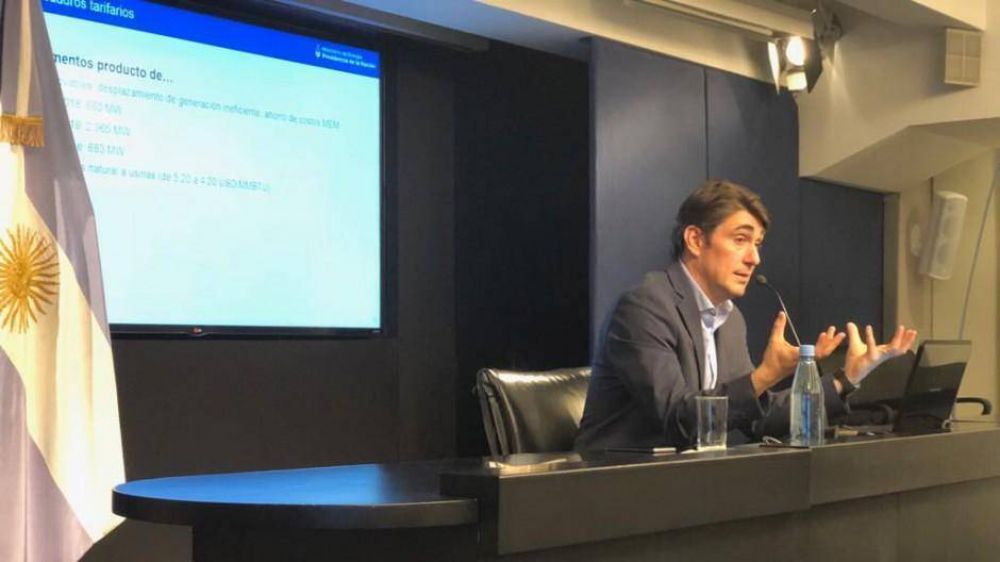 Iguacel amortigu� las subas de luz al bajar un 20% el gas pagado a usinas y postergar los aumento por VAD