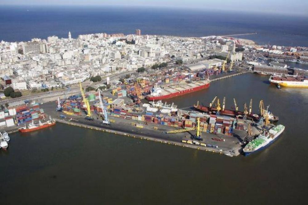Cedi Macri: Montevideo ser el principal puerto del Ro de la Plata y el pas perder US$5.000 millones