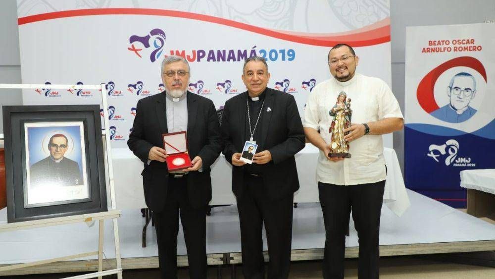 Reliquia de Monse�or Romero llega a Panam� para la JMJ 2019