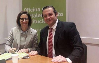 Etchevarren firm� convenio con la oficina anticorrupci�n 
