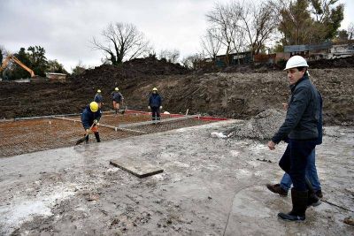 Garro recorri� la obra del Arroyo El Gato y asegur�: �Los trabajos est�n en un 95 por ciento