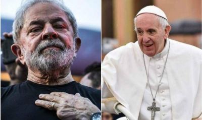 Un libro, un rosario y su bendici�n: defiende Francisco a Lula y le da un gui�o a su candidatura