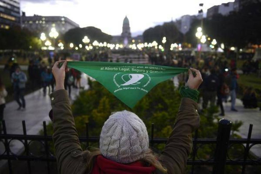Una organizacin catlica internacional le pide al Senado que apruebe la legalizacin del aborto