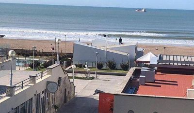 Pol�mica por una construcci�n sobre la arena en Playa Grande