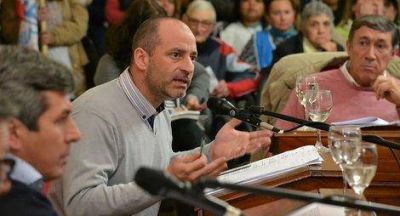 �Cambiemos tiene un concejal hablador y ocho levanta manos�