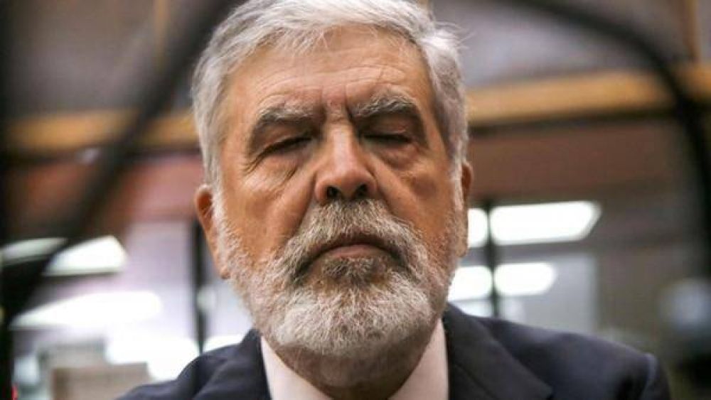Siguen las indagatorias por los cuadernos de las coimas K: declaran Julio De Vido y varios empresarios
