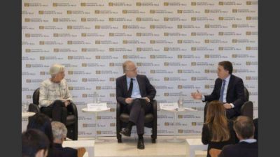 La primera misi�n del FMI analizar� las metas, en medio de se�ales negativas de la econom�a