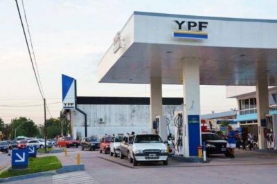 El consumo la nafta cay� un 20% y las estaciones de servicio buscan eliminar el pago con tarjeta