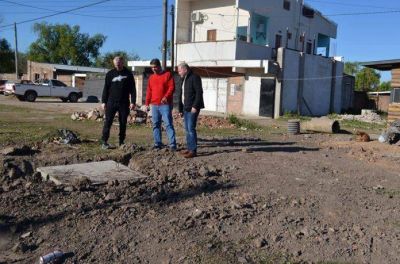 Capitanich recorri� Los Aromitos y verific� obra complementaria de desag�es pluviales