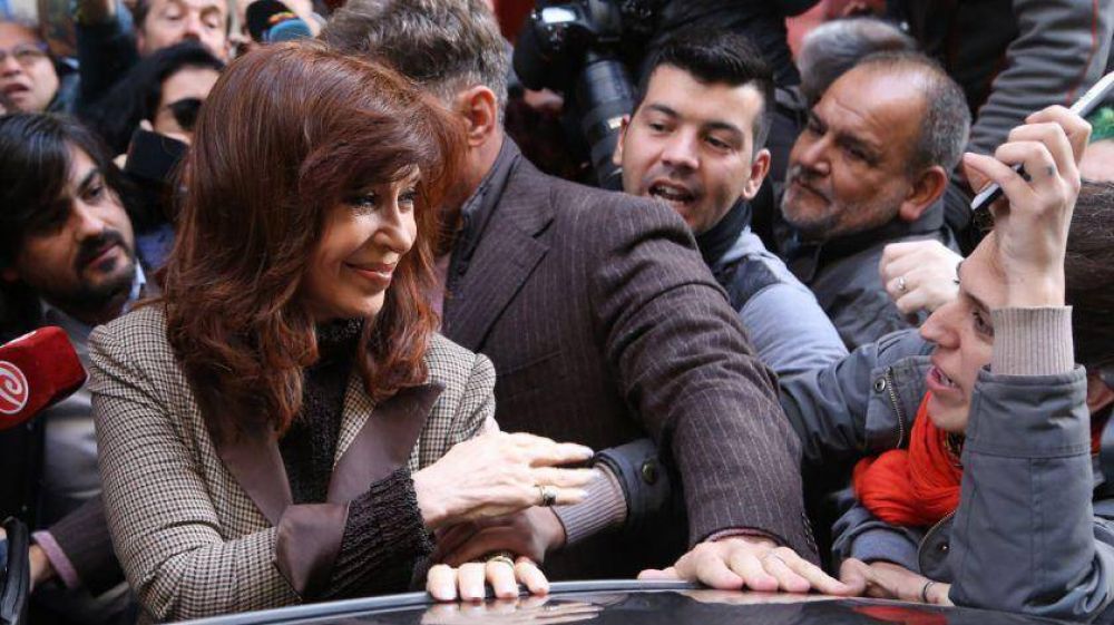 Con el PJ dividido, el Senado debate hoy los allanamientos a Cristina Kirchner