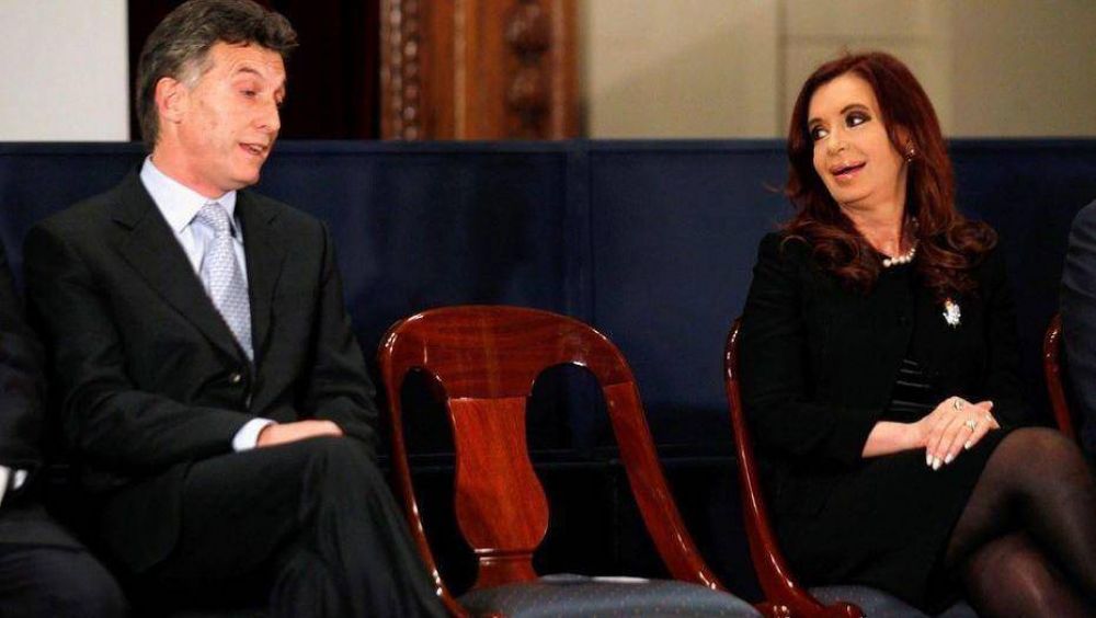 Encuesta: cmo le pegan a Cristina Kirchner las coimas y a Mauricio Macri la economa