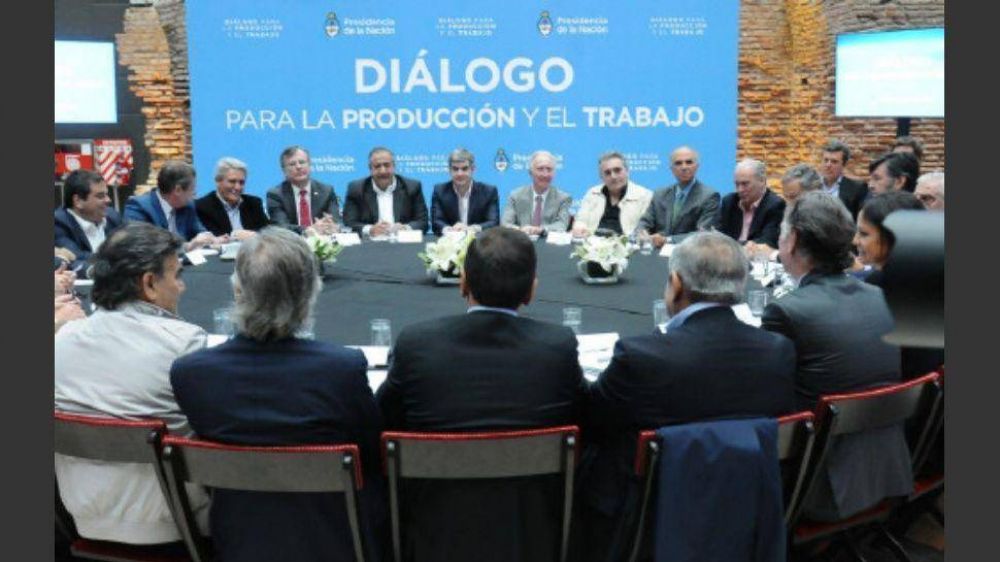 El Gobierno convoca a la CGT y empresarios en la crisis