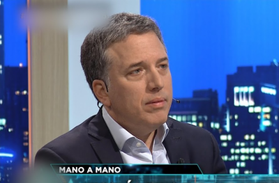 En un contexto econ�mico dif�cil, aprovecha Dujovne los cuadernos para hablar del 