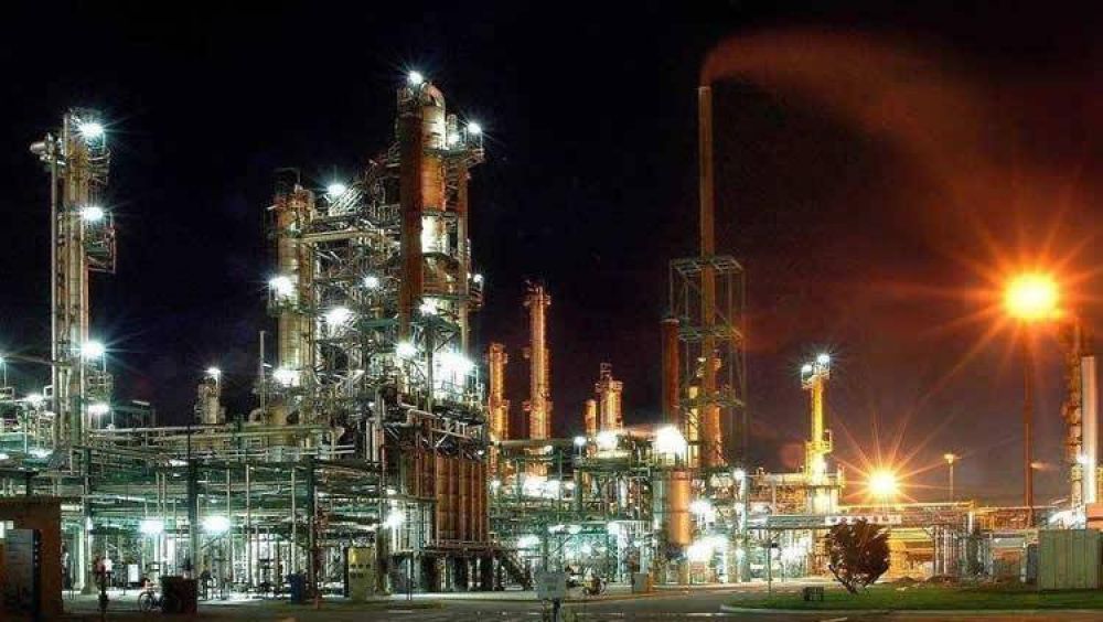 Trafigura volver a producir combustibles en la Refinera Ricardo Elicabe