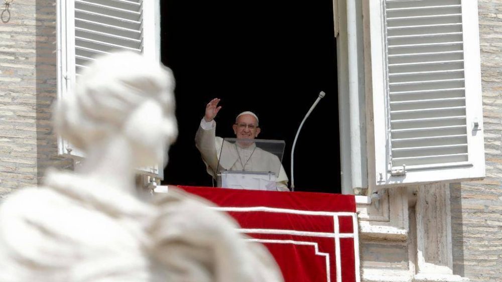 El Papa: Mara nos recuerda que estamos llamados a servir a Dios