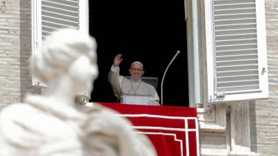 El Papa: Mar�a nos recuerda que estamos llamados a servir a Dios