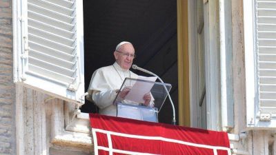 El Papa en la solemnidad de la Asunci�n de Mar�a: servir a Dios en cuerpo y alma