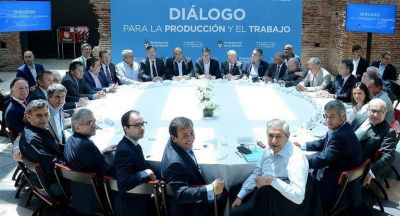 Empresarios y sindicalistas esquivan convocatoria oficial para cuidar el empleo
