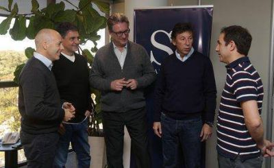 Abella particip� de una reuni�n de intendentes con foco en la modernizaci�n de IOMA