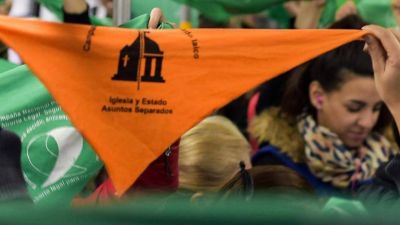 Apostas�as Colectivas: Impulsan una campa�a para desligarse de la iglesia