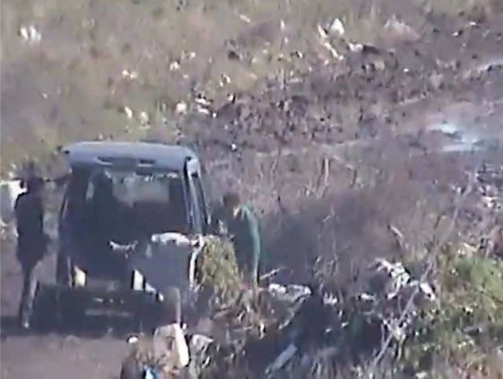 Los atrapan �In fraganti� arrojando basura en un espacio verde