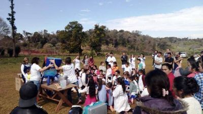 Programa conjunto acerca agua potable a m�s de 400 alumnos de escuelas rurales