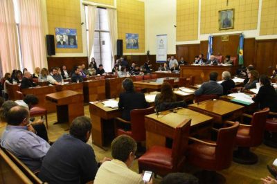 Con los votos del oficialismo, se aprob� el aumento del boleto: costar� $13,55