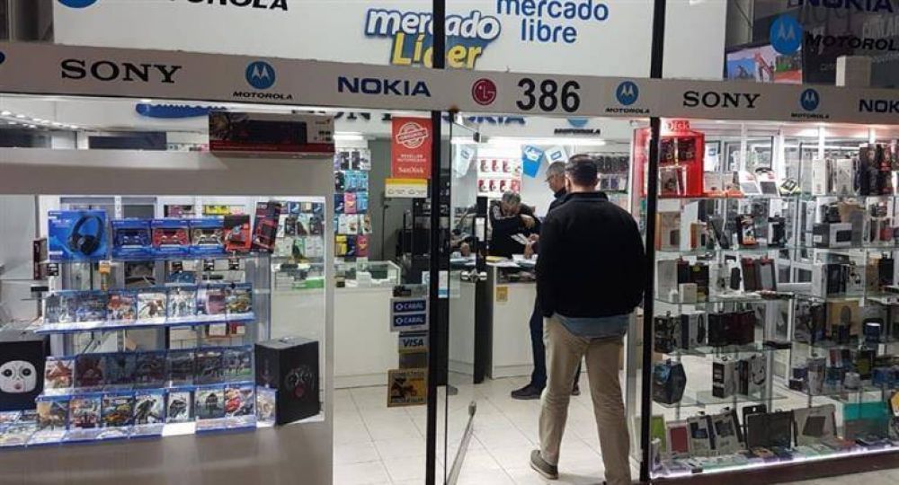 Operativo de AFIP en Galer�as Jard�n: secuestro de mercader�a y m�ltiples infracciones