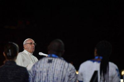Irlanda: tras las cr�ticas, el Papa se reuni� con ocho v�ctimas de abuso