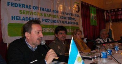 En un clima enrarecido y con denuncias de la oposici�n, empiezan las elecciones de Pasteleros