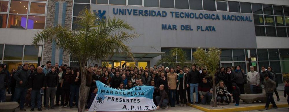 Abrazo solidario y reclamo por presupuesto y salarios en la UTN Mar del Plata
