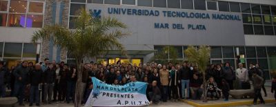 Abrazo solidario y reclamo por presupuesto y salarios en la UTN Mar del Plata
