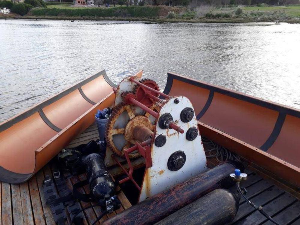 Arreglan nueva p�rdida en el ca�o subfluvial que cruza el r�o