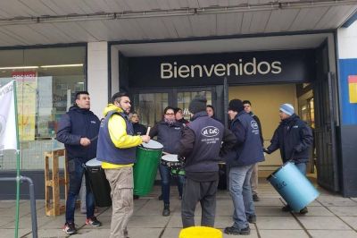 Conflicto en Carrefour: El gremio de comercio levant� la protesta pero sigue cerrado el sector de verduler�a