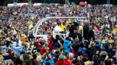 Familias cristianas: seamos una �nica familia. Roma pr�xima sede EMF en 2021