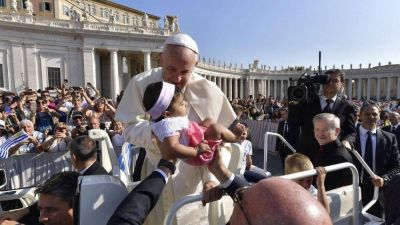 Catequesis del Papa: Familias, alegr�a para el mundo, irradien el amor de Cristo