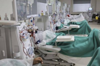 Por una deuda que mantiene el gobierno, m�s de 1.500 pacientes se quedar�n sin el acceso a di�lisis