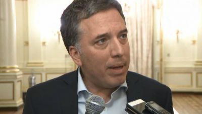 Nicol�s Dujovne viajar� a Washington para negociar con el FMI y el lunes anunciar�n medidas