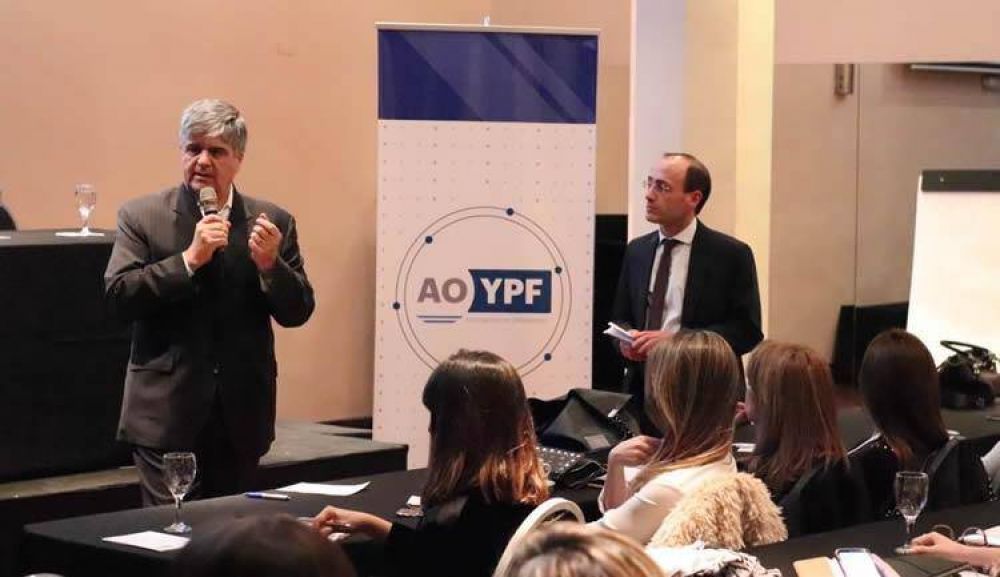 Para el presidente de YPF, la diversidad �le agrega valor a las Estaciones de Servicio�