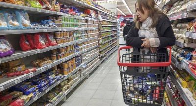 Por falta de precios ya hay empresas que no reponen productos en g�ndolas