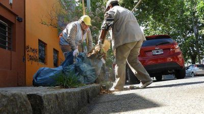 Los trabajos de limpieza cubren espacios p�blicos y diversos barrios 