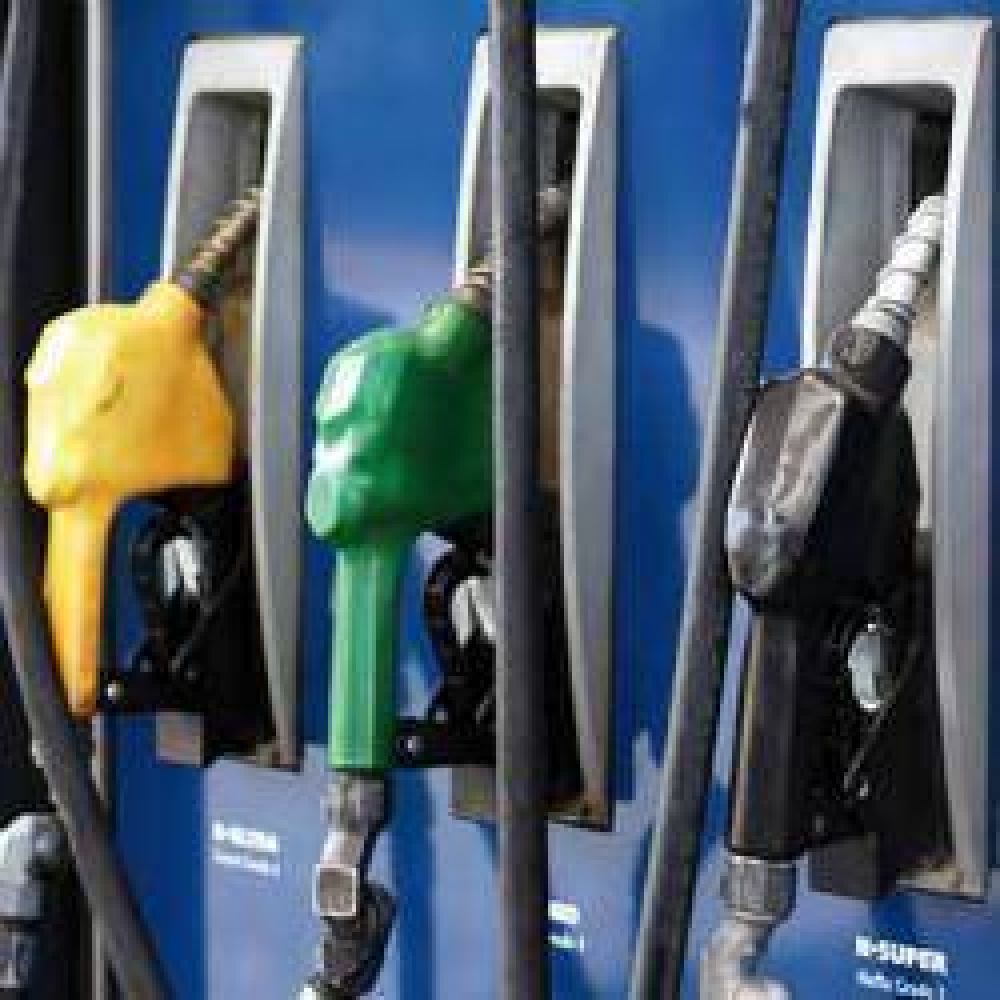 Por el d�lar, postergar�an una semana el aumento en los precios de los combustibles