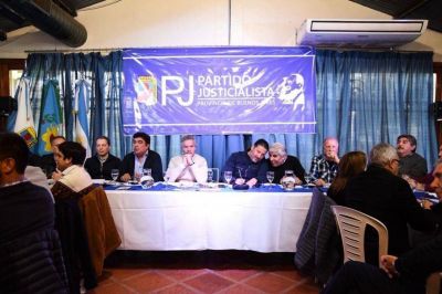 Con un documento de seis pasos, el PJ bonaerense le lanza una soga al Gobierno