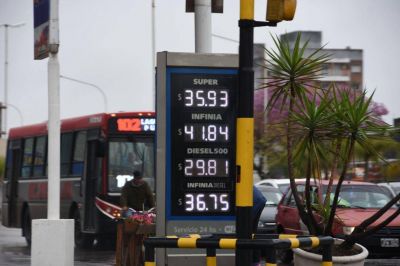 Combustibles: Shell, YPF y Axion aplicaron un nuevo incremento de hasta $5 por litro