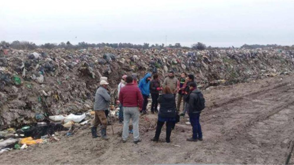 Se busca fomentar una cooperativa de reciclaje de residuos y formar voluntarios ambientales