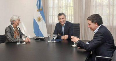 UPCN admiti� que el Gobierno le comunic� que se vienen miles de despidos