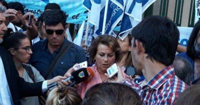 La FEB resolvi� nuevos paros y apura al Frente Gremial Docente para profundizar el conflicto