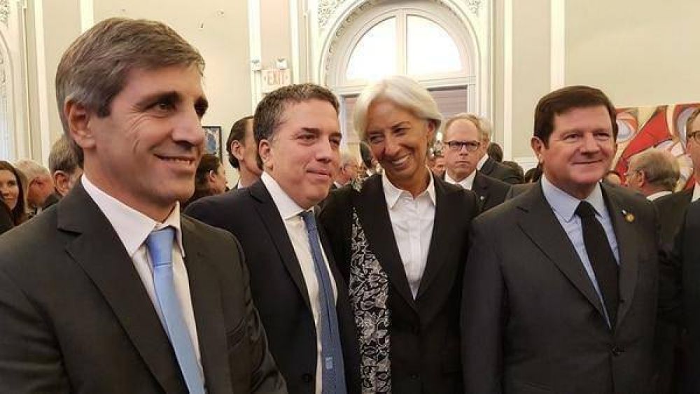 Luego de los anuncios, Dujovne, Caputo y el equipo econmico llegan a Washington para reunirse con el FMI