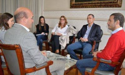 El Intendente se reuni� con autoridades del Ministerio de Producci�n de Naci�n